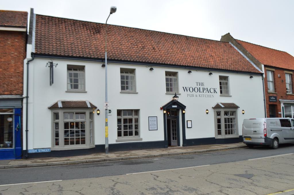 לינה וארוחת בוקר סקגנס Woolpack Pub & Kitchen מראה חיצוני תמונה