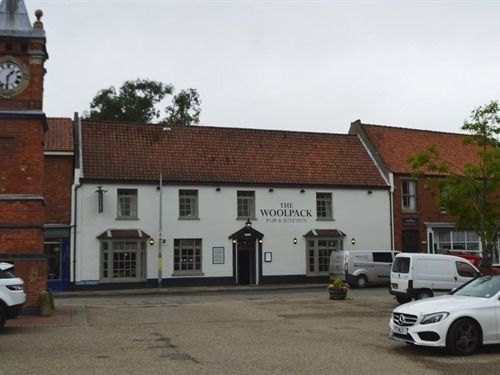 לינה וארוחת בוקר סקגנס Woolpack Pub & Kitchen מראה חיצוני תמונה